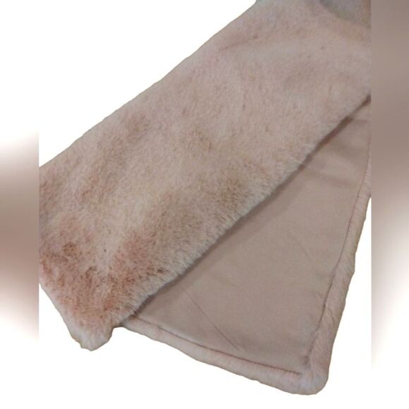 Love & Lore Pink Faux Fur Cross Thru Scarf NWT - Picture 6 of 9
